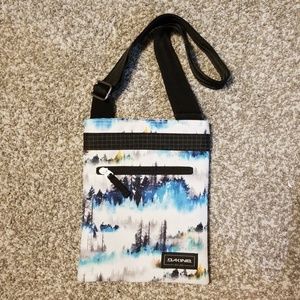 NWOT Dakine watercolor tree print crossbody bag